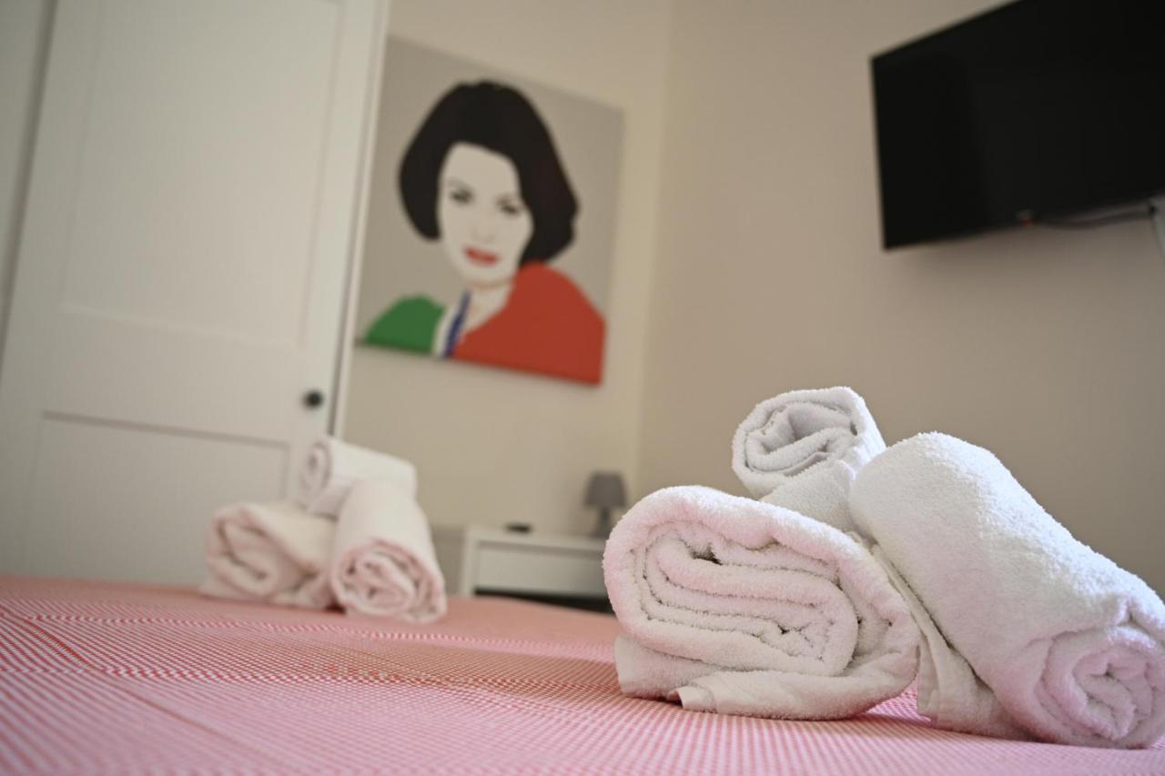 Hotel Casa Donna Francy Napoli Esterno foto